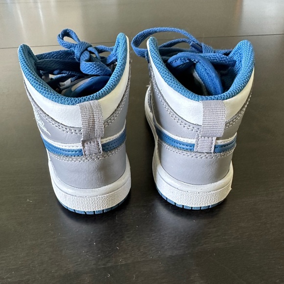 Nike Jordan Mid 1 - Picture 5 of 8